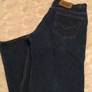 Men’s Levi’s 38 -32 great shape dark wash